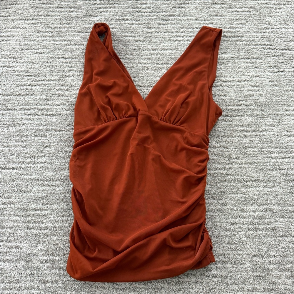 ANTHROPOLOGIE v neck top size small